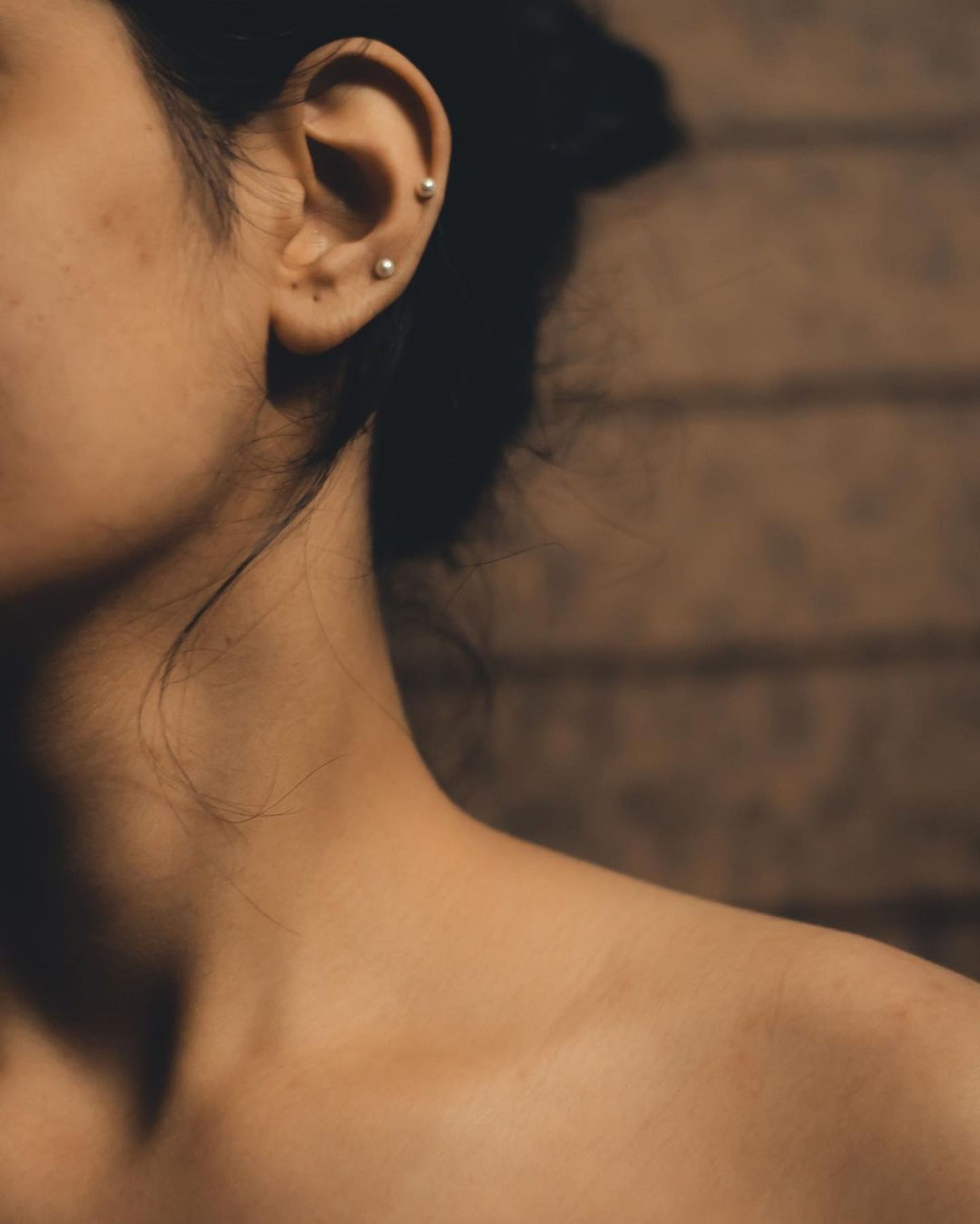 Positions de sommeil pour soulager la douleur du cartilage auriculaire