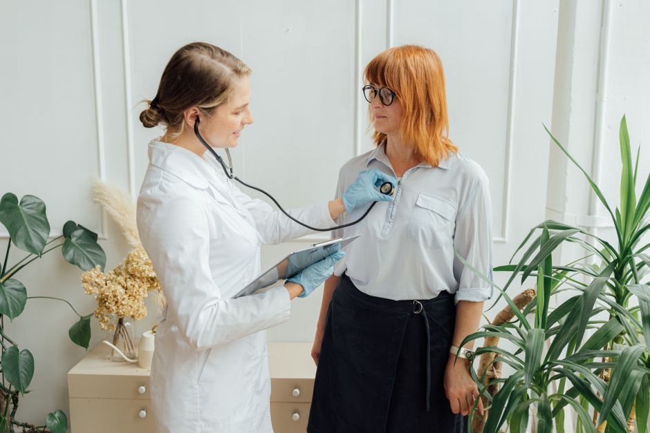 Consultation médicale sur le suivi du foie