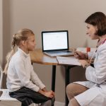 Professionnel de sante en consultation