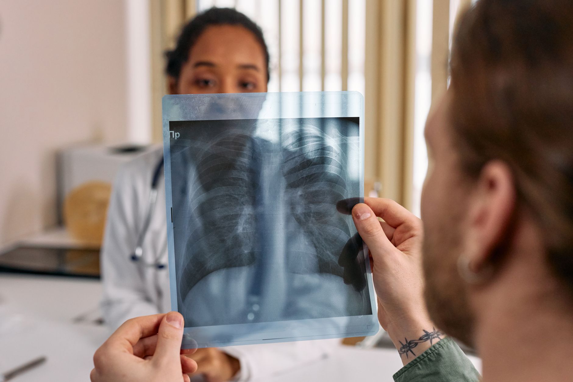 Consultation autour d’une radio du thorax