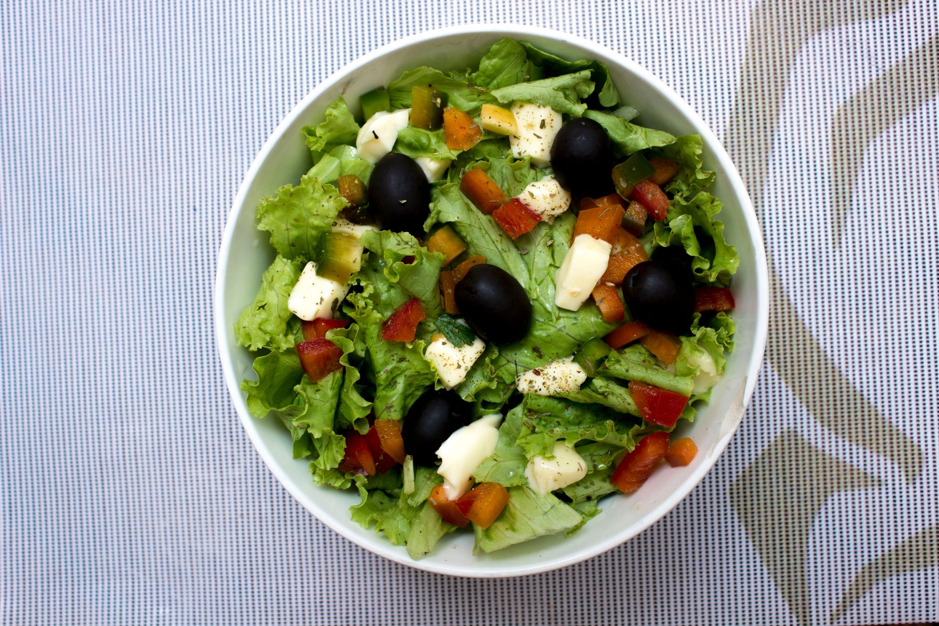 Assiette de salade fraiche aux legumes